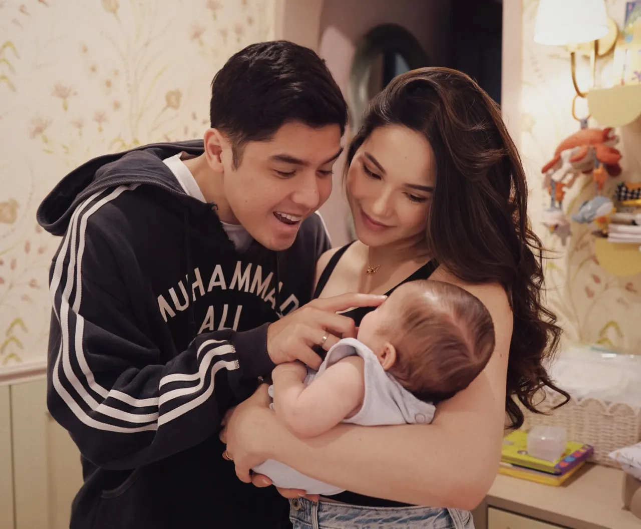 Wajah Baby Soso Terekspos dari Vlog Maia Estianty