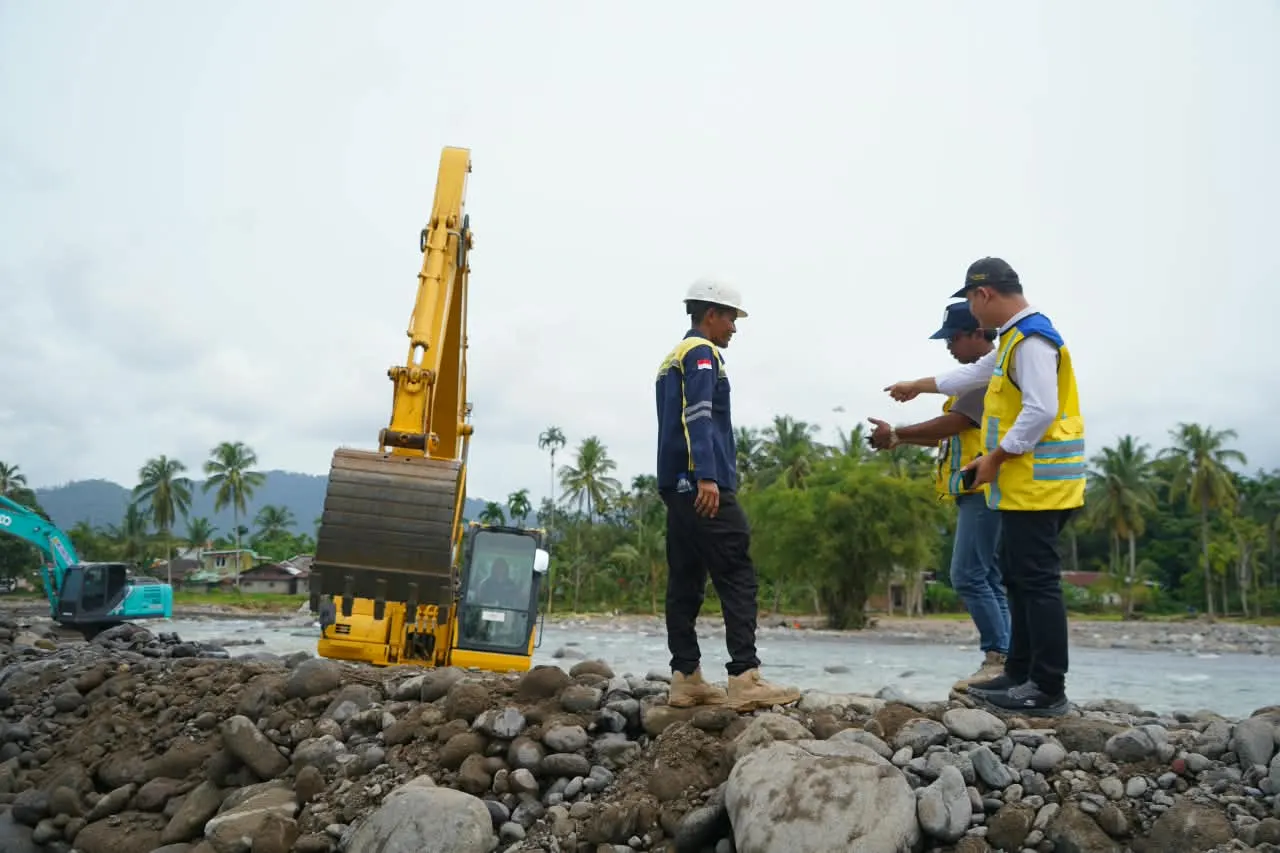 Banjir Bandang Padang, Kementerian PU Rampungkan Tanggul Darurat 200 Meter