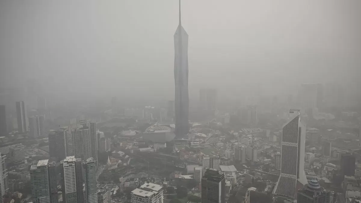 Suasana Singapura dikelilingi kabut asap Karlutla. Tripodnews/HO