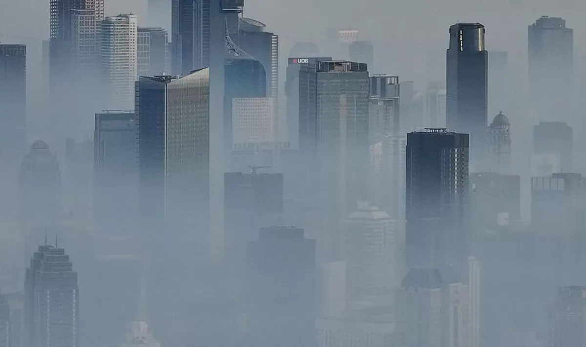 Potret langit Jakarta berkabut. Tipodnews/HO