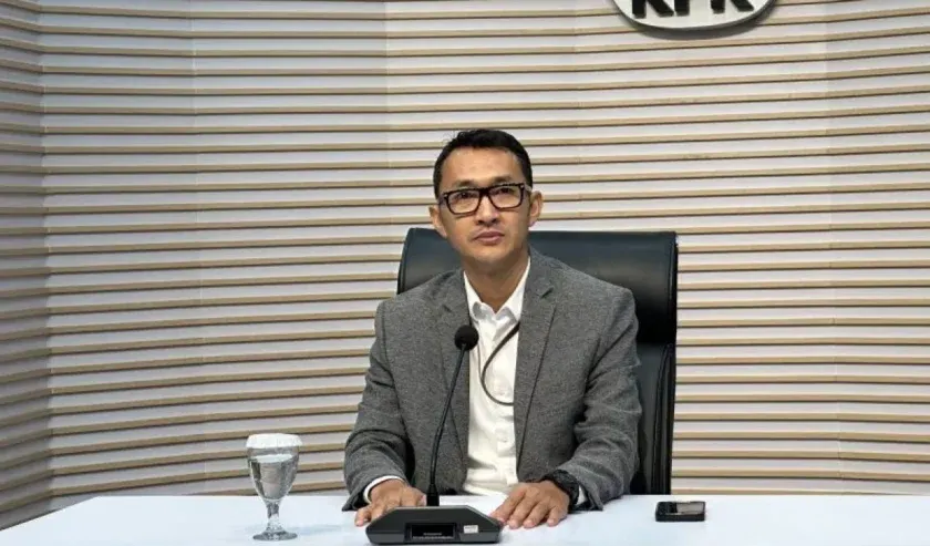 Juru Bicara Komisi Pemberantasan Korupsi, Budi Prasetyo saat memberikan keterangan di Gedung Merah Putih KPK, Jakarta. Tripodnews/ANTARA
