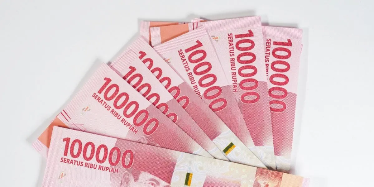 Perkembangan posisi ULN pada triwulan I 2023 juga dipengaruhi oleh faktor perubahan akibat pelemahan mata uang dolar AS terhadap mayoritas mata uang global, termasuk Rupiah.