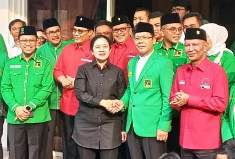 Ketua DPP PDI Perjuangan Puan Maharani bersama Plt Ketua Umum Partai Persatuan Pembangunan (PPP) Muhammad Mardiono foto bersama usai pertemuan di DPP PPP, Jakarta Pusat, Senin (29/5/2023). IST