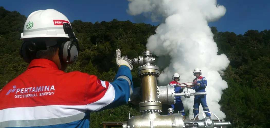 Pendapatan usaha tahun 2022 turut mengalami peningkatan 4,68% atau sebesar USD 386,07 juta serta mencatatkan produksi uap dan listrik panas bumi sebesar 4.629,6 GWh. Dari aspek keberlanjutan, Perseroan berhasil melakukan penghindaran emisi sebesar 3,