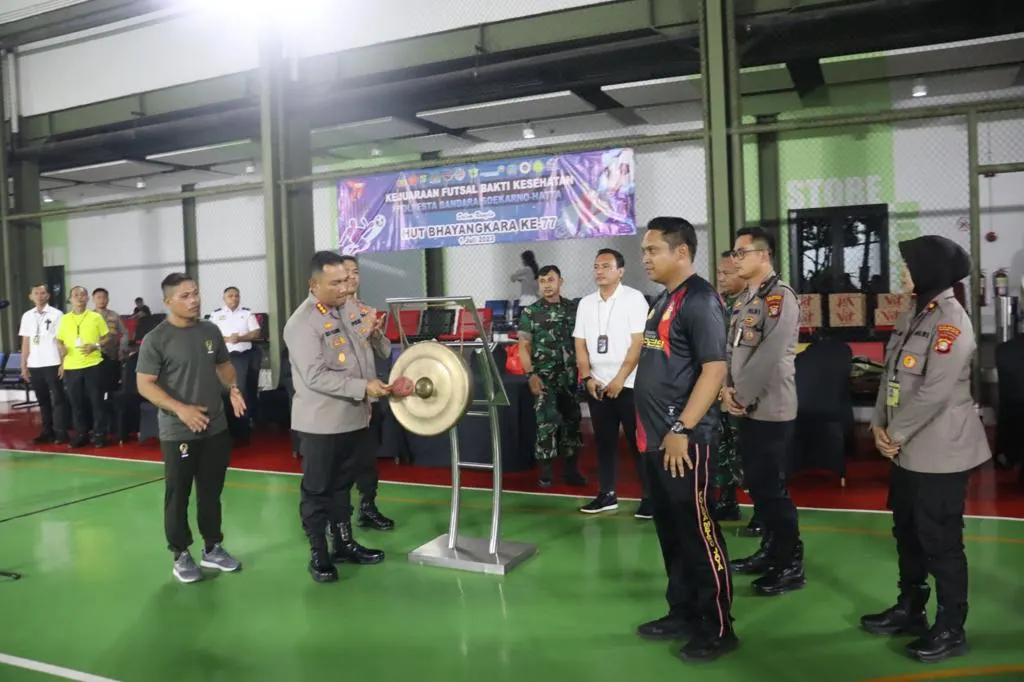 Kapolresta Bandara Soetta, Kombes Roberto Pasaribu, secara resmi membuka turnamen olahraga.