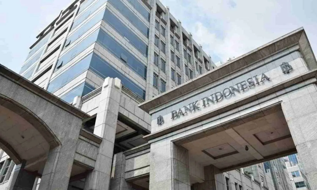 Menurut Josua Pardede, seorang ekonom Bank Permata, meskipun inflasi utama diperkirakan terkendali dengan baik pada akhir tahun ini, kondisi ekonomi China dan global dapat mempengaruhi nilai tukar rupiah dalam waktu dekat.