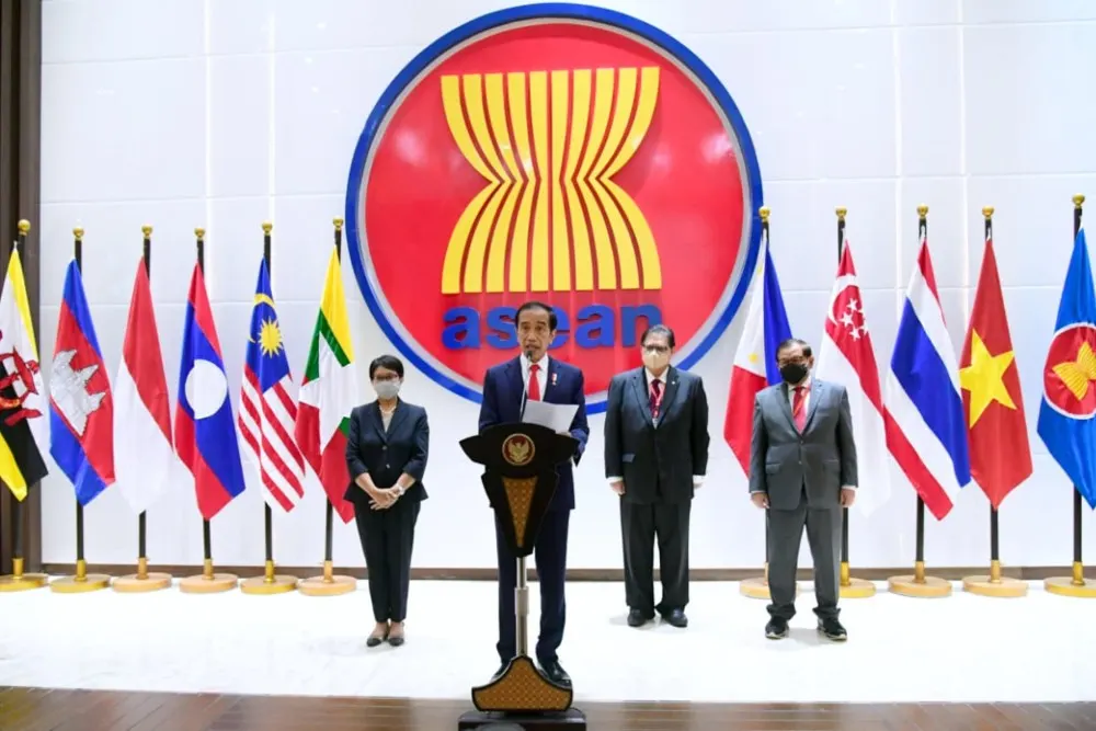 Dalam konteks ini, Arsyad mengajak Asosiasi Fintech Pendanaan Bersama Indonesia (AFPI) dan semua pihak untuk berkolaborasi dalam memajukan industri fintech di ASEAN. Ia menggarisbawahi bahwa sentralitas dalam berinovasi adalah kunci pertumbuhan dan i