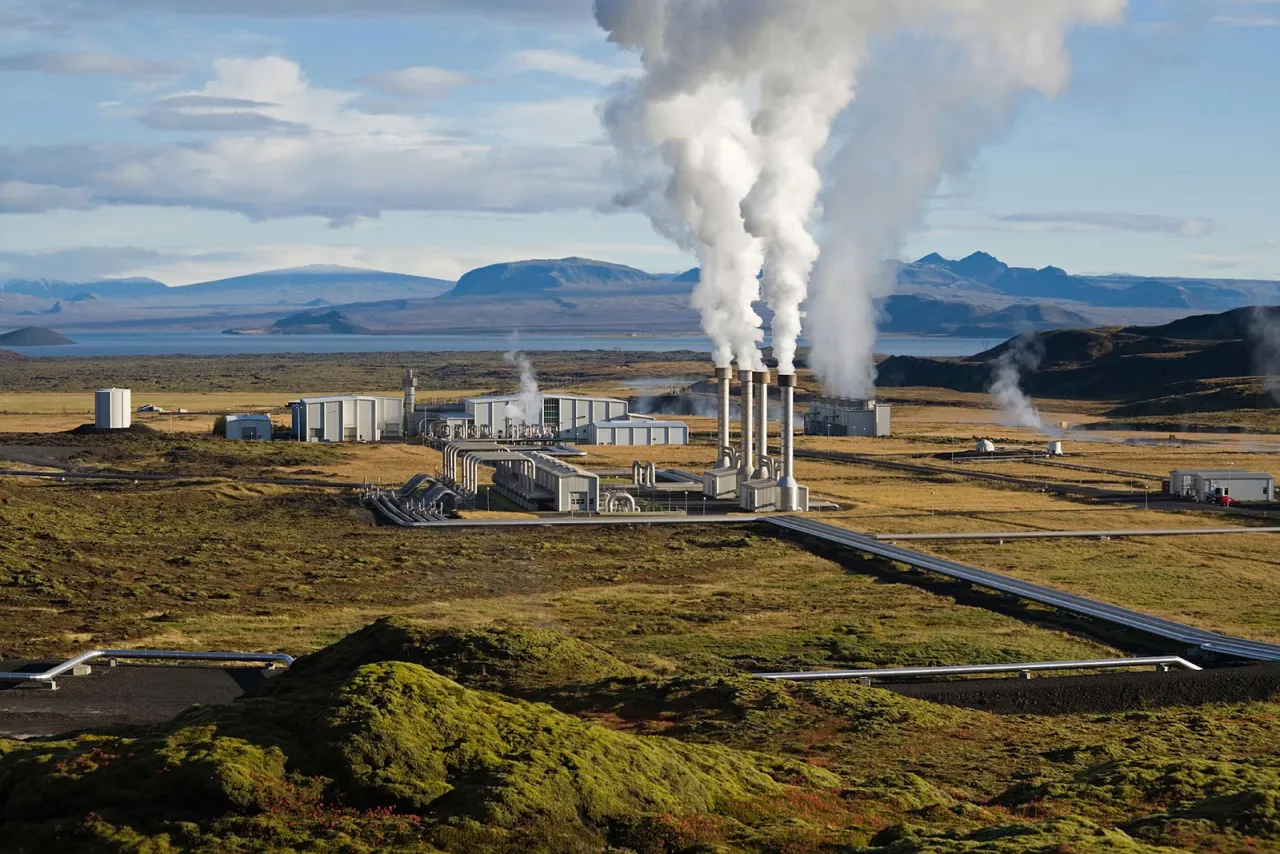 Menurut prospektus ringkas yang baru saja diumumkan di media massa pada Jumat (15/9/2023), komposisi pemegang saham Barito Renewable Energy sebelum pelaksanaan IPO adalah: PT Barito Pacific Tbk (BRPT) dengan 66,67%, Green Era Energy Pte Ltd sebesar 2
