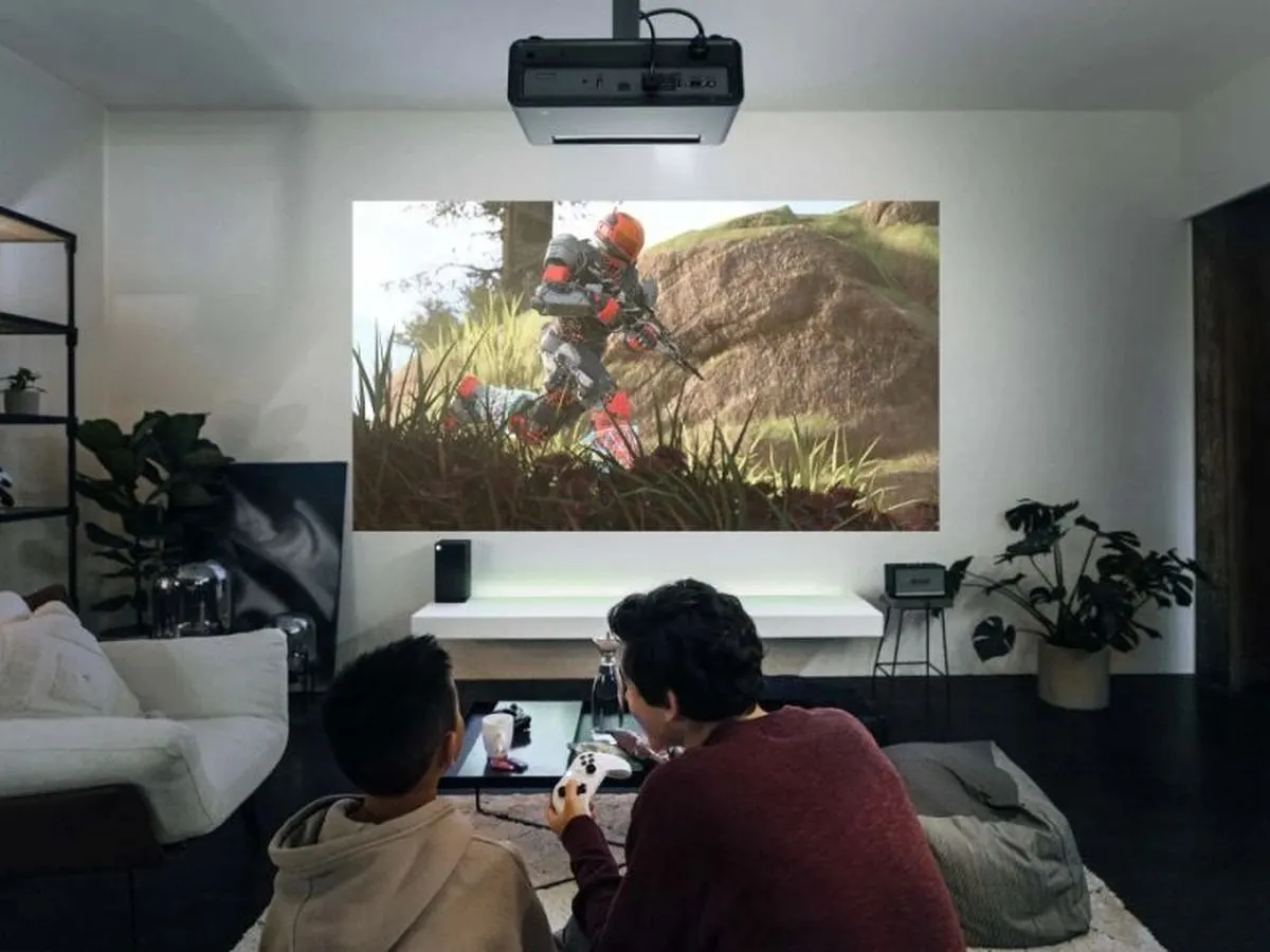 Operasi Intuitif: Proyektor ini dirancang dengan operasi yang intuitif untuk kesenangan instan. Kompatibel dengan CEC (consumer electronics control) Xbox, proyektor akan menyala secara bersamaan saat konsol dinyalakan. Ketika konsol terhubung melalui