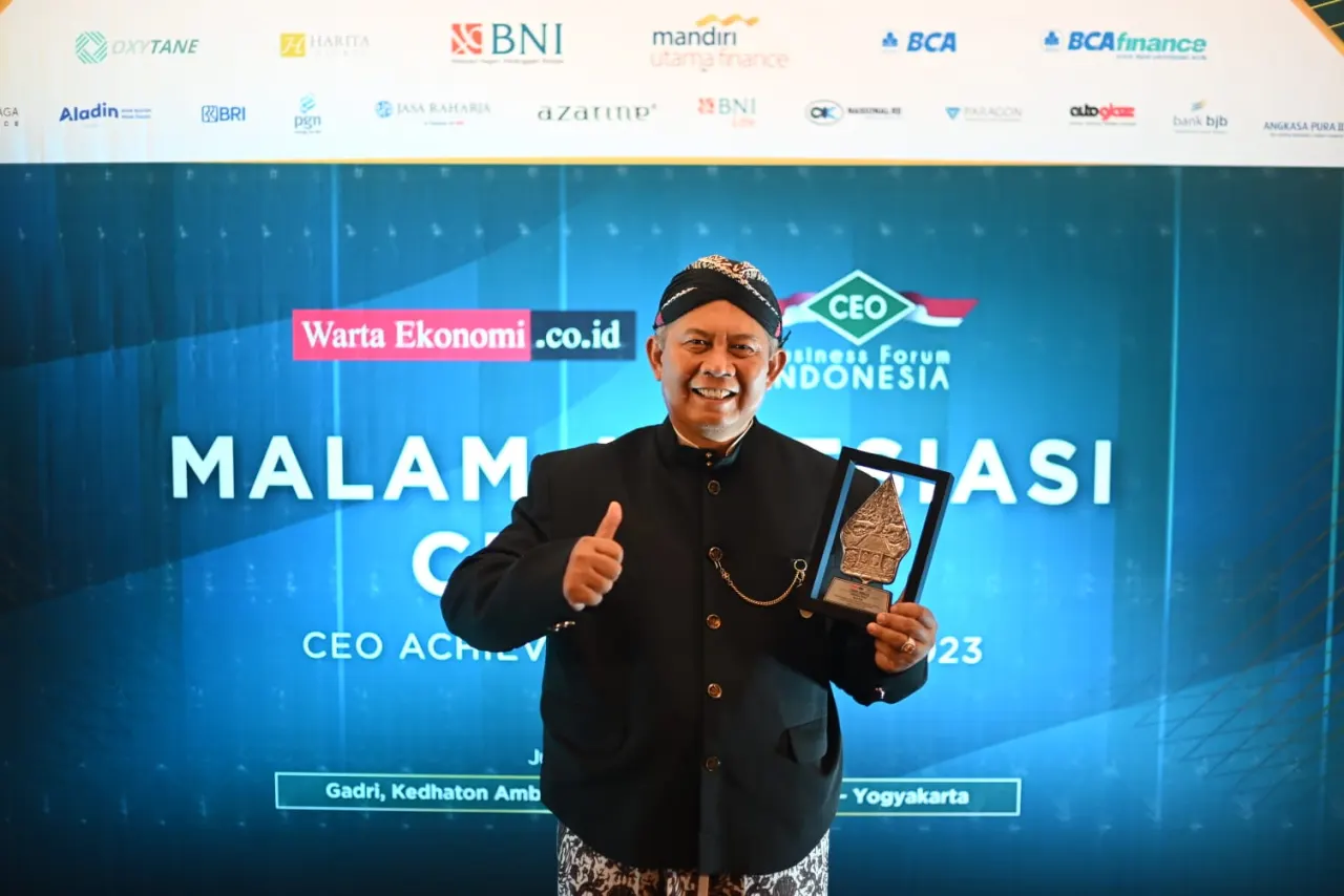 Yuddy meraih penghargaan karena dinilai oleh dewan juri telah mampu membawa bank bjb menjadi salah satu bank dengan pertumbuhan bisnis terbaik. Sekaligus juga mampu membawa berbagai perubahan layanan dan inovasi yang semakin memudahkan nasabah.