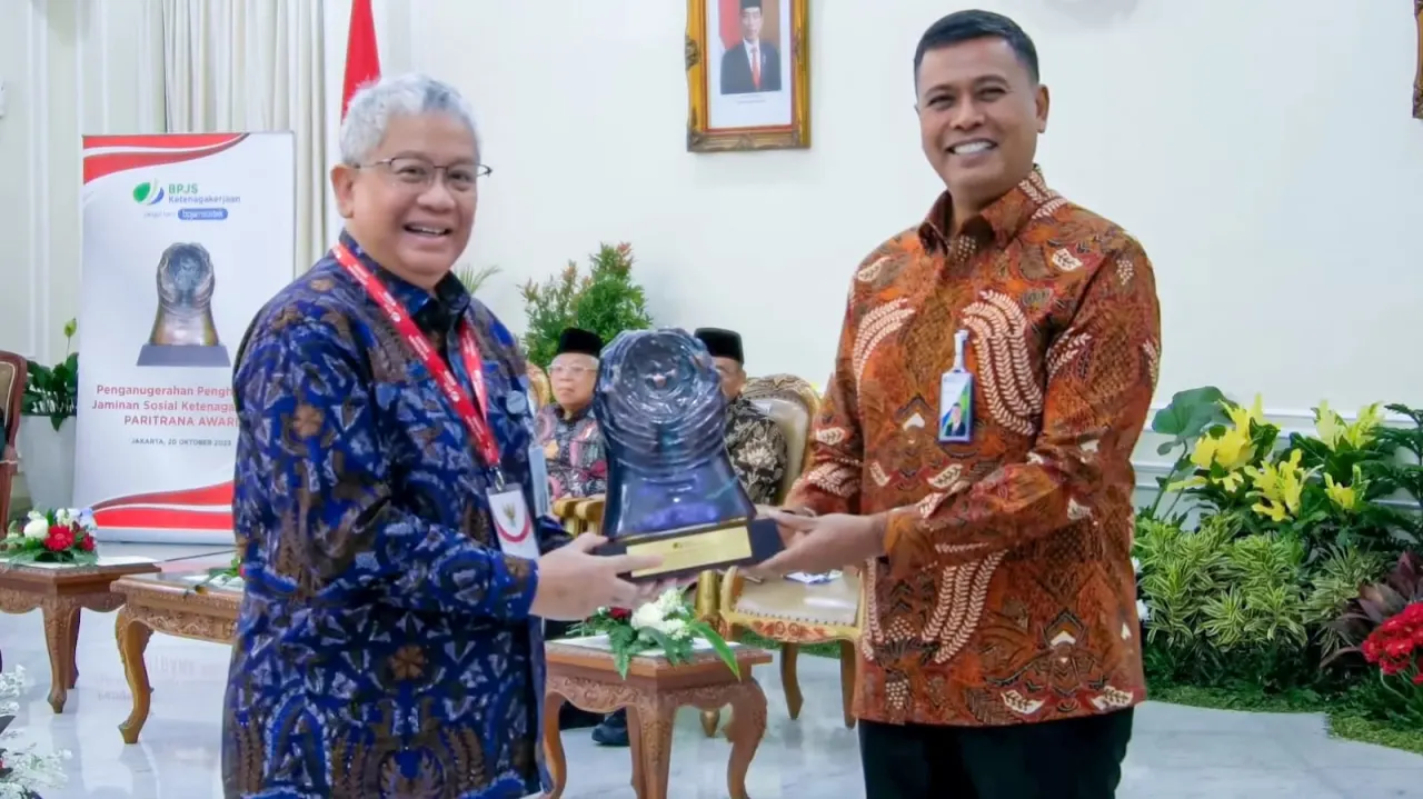 "bank bjb menyampaikan rasa terimakasih dan sangat mengapresiasi atas penghargaan yang diberikan. bank bjb bertekad untuk mempertahankan kinerja terbaik dan inovasi terbaru untuk ikut serta mensukseskan program BP Jamsostek dalam memberikan perlindun