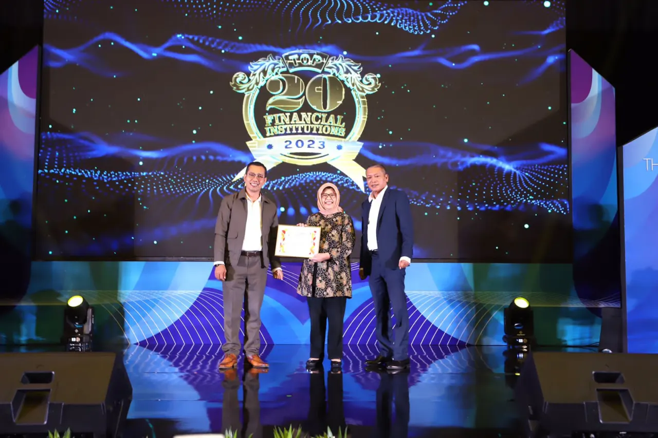 Pada kesempatan yang sama, Direktur Keuangan bank bjb Nia Kania, juga terpilih sebagai Best of The Best CFO kategori Bank dengan Aset Rp100 Triliun sampai dengan <Rp200 Triliun.
