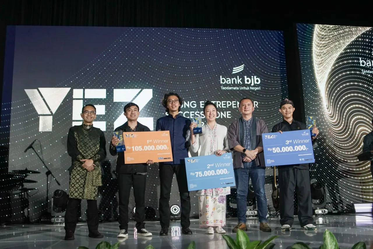 Pada acara grand final, dilakukan pemaparan Millestone Qualification YEZ by bank bjb dan juga pengenalan 12 Finalis dalam bentuk Video yang dilanjutkan dengan sesi presentasi peserta YEZ yang terpilih masuk grand final.