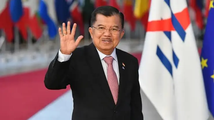 Dengan demikian, seruan dari tokoh-tokoh terkemuka ini menjadi panggilan agar masyarakat bersikap objektif, memahami daftar BDS dengan seksama, dan menghindari boikot yang tidak tepat sasaran, sehingga tidak merugikan perusahaan lokal yang tidak terl