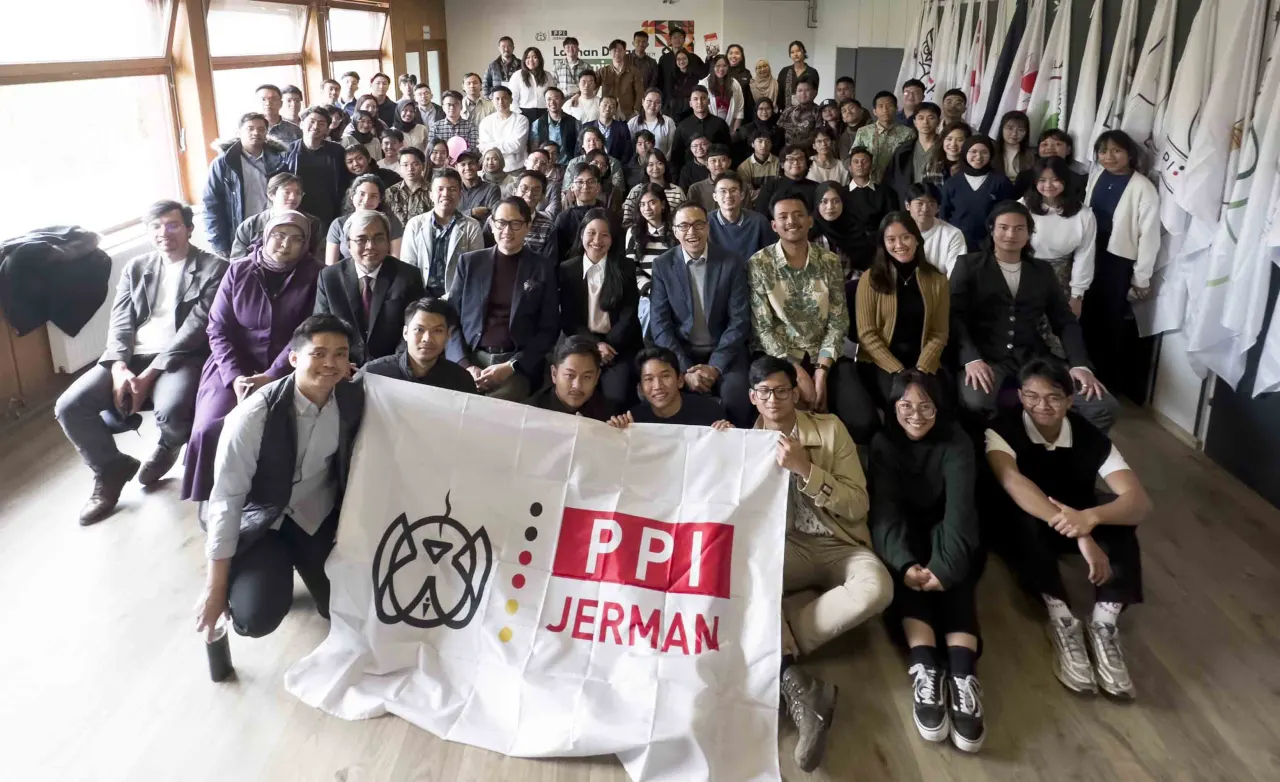 Para peserta Latihan Dasar Kepemimpinan (LDK) 2024 berfoto bersama di CVJM Feriendorf, Herbstein, Jerman