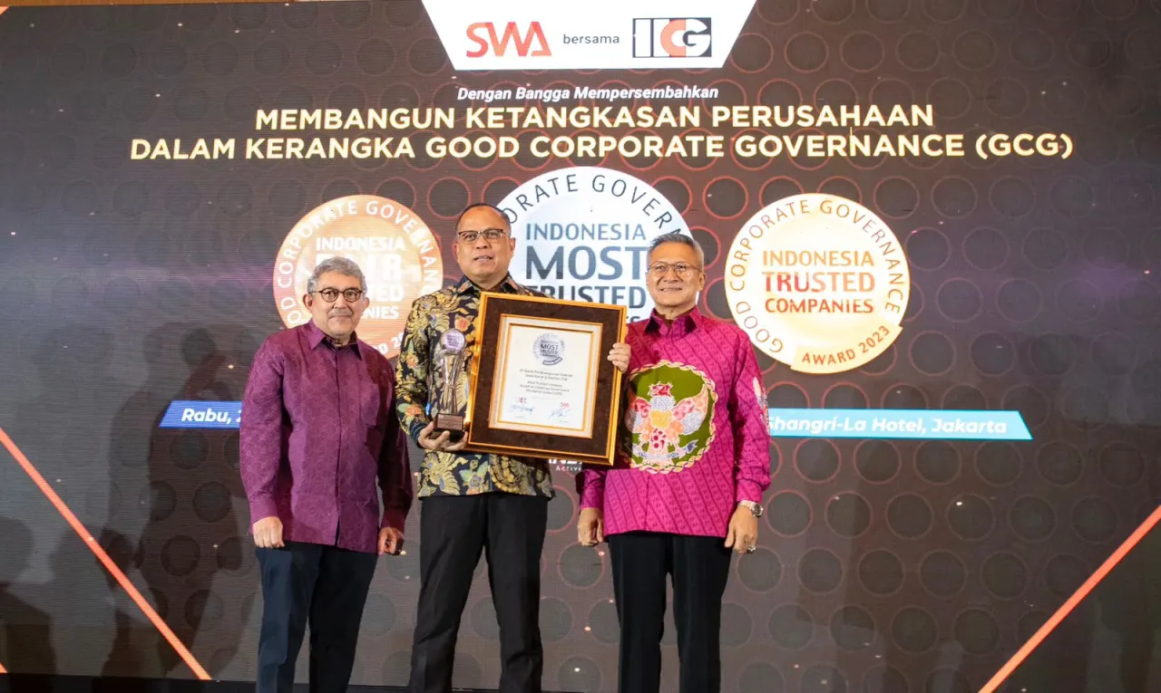 Demi memperkuat penerapan GCG di semua lini, bank bjb secara konsisten melakukan perbaikan dan mitigasi risiko terhadap area titik rawan gratifikasi dengan melibatkan stakeholder bank bjb . Hal ini sejalan dengan komitmen perseroan dalam mengimplemen