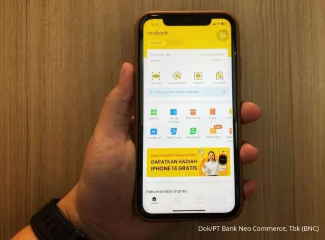 Nasabah Bank Neo Commerce Bisa Tarik Tunai di Indomaret